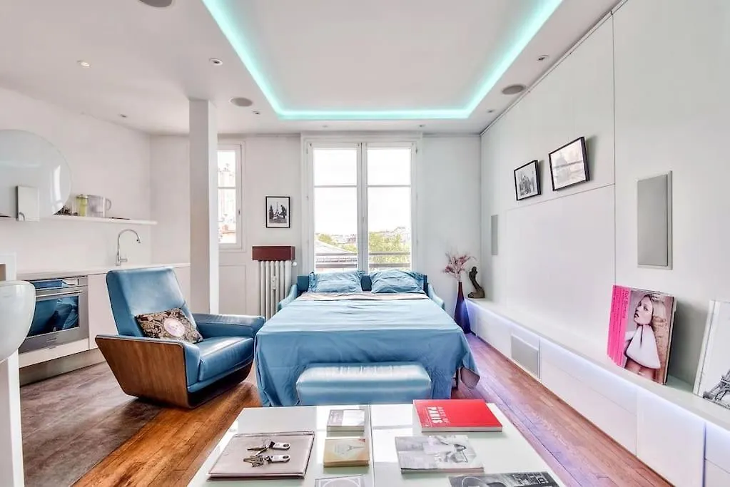 Luxury Stay Paris Place Des Vosges 0*,  France